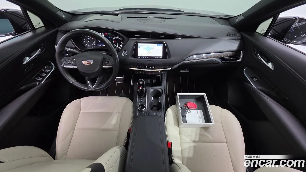 Cadillac XT4 2023 из KR, фото 7