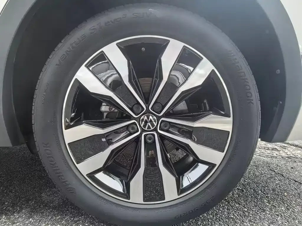 Volkswagen Tiguan L 2023 из CN, фото 9