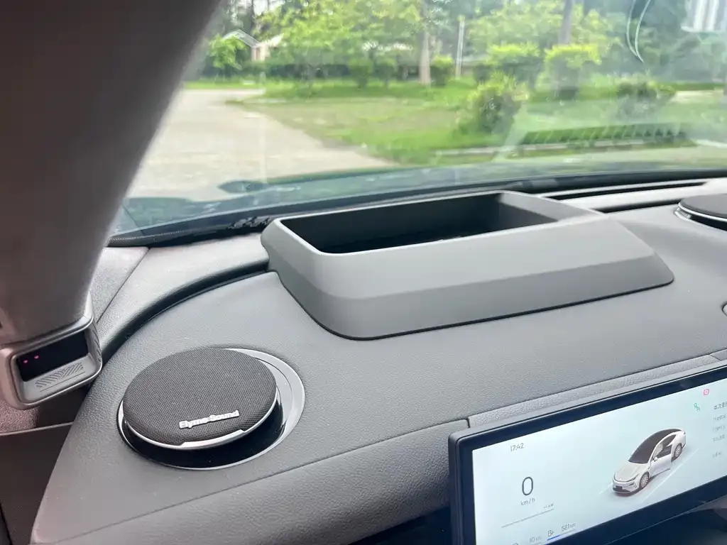 Geely Galaxy Xingyao 8 2025 из CN, фото 6