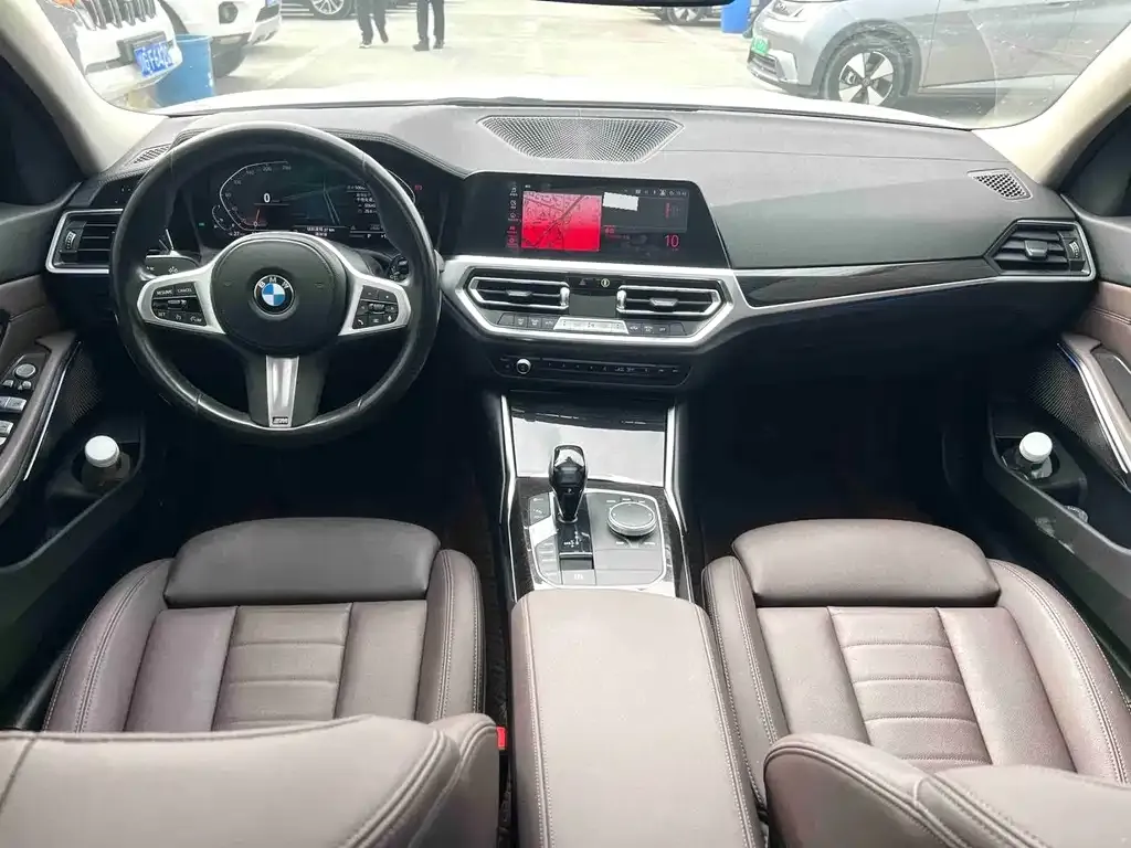 BMW 3 Series 2021 из CN, фото 2
