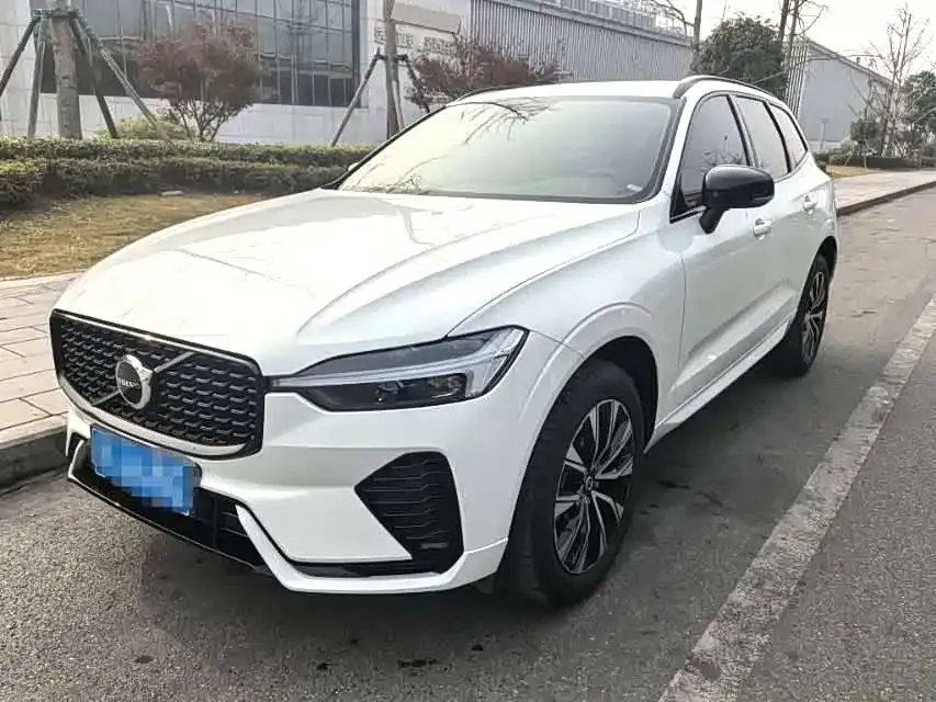 Volvo XC60 2024 из CN, фото 1