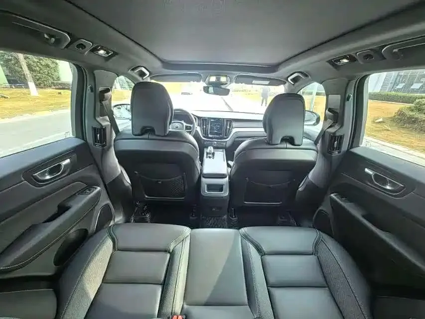 Volvo XC60 2024 из CN, фото 9