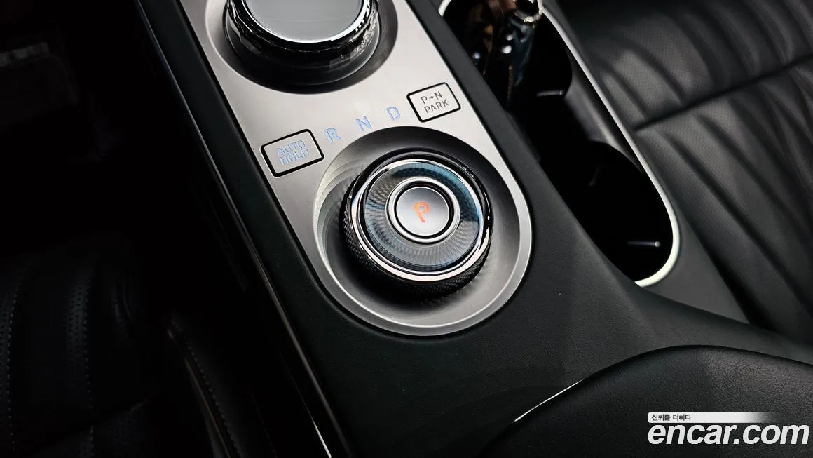 Genesis GV70 — фото 2