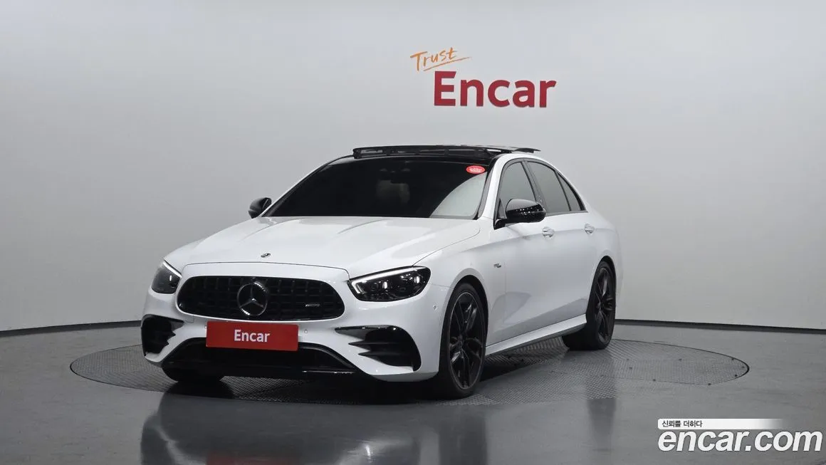 Mercedes-Benz E-Class — фото 1