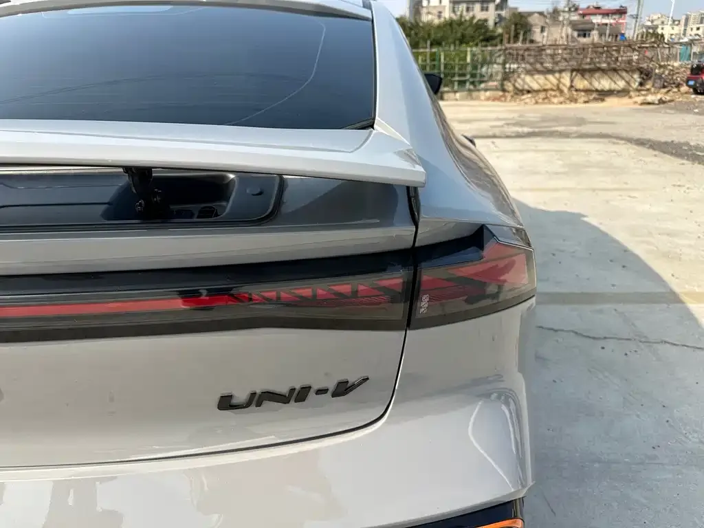 Changan UNI-V 2023 из CN, фото 7