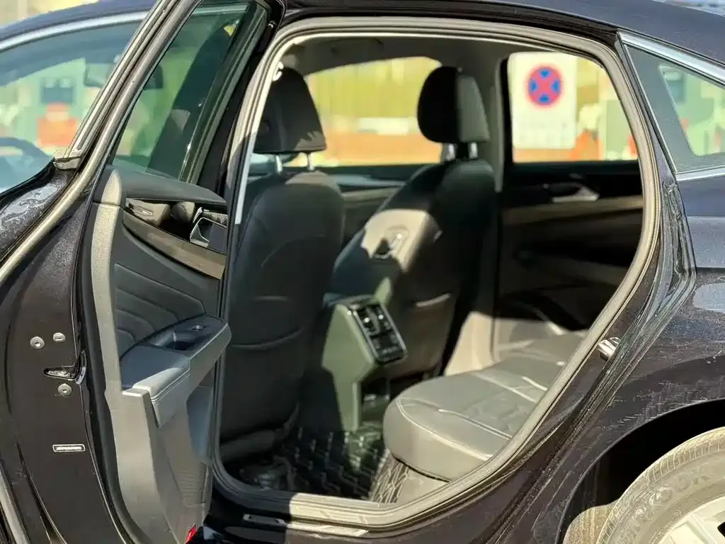 Volkswagen Passat 2021 из CN, фото 6