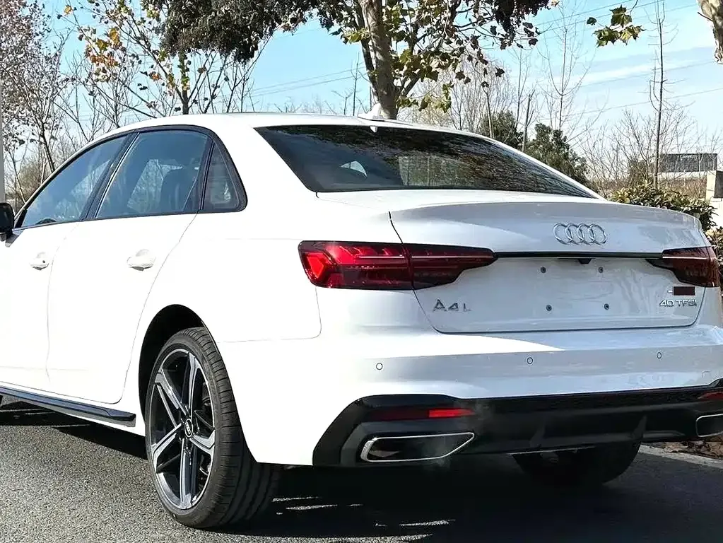Audi A4L 2024 из CN, фото 4
