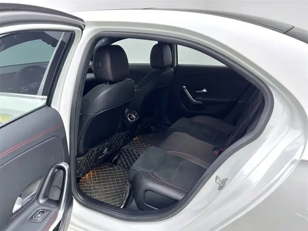 Mercedes-Benz A-Class 2023 из CN, фото 4