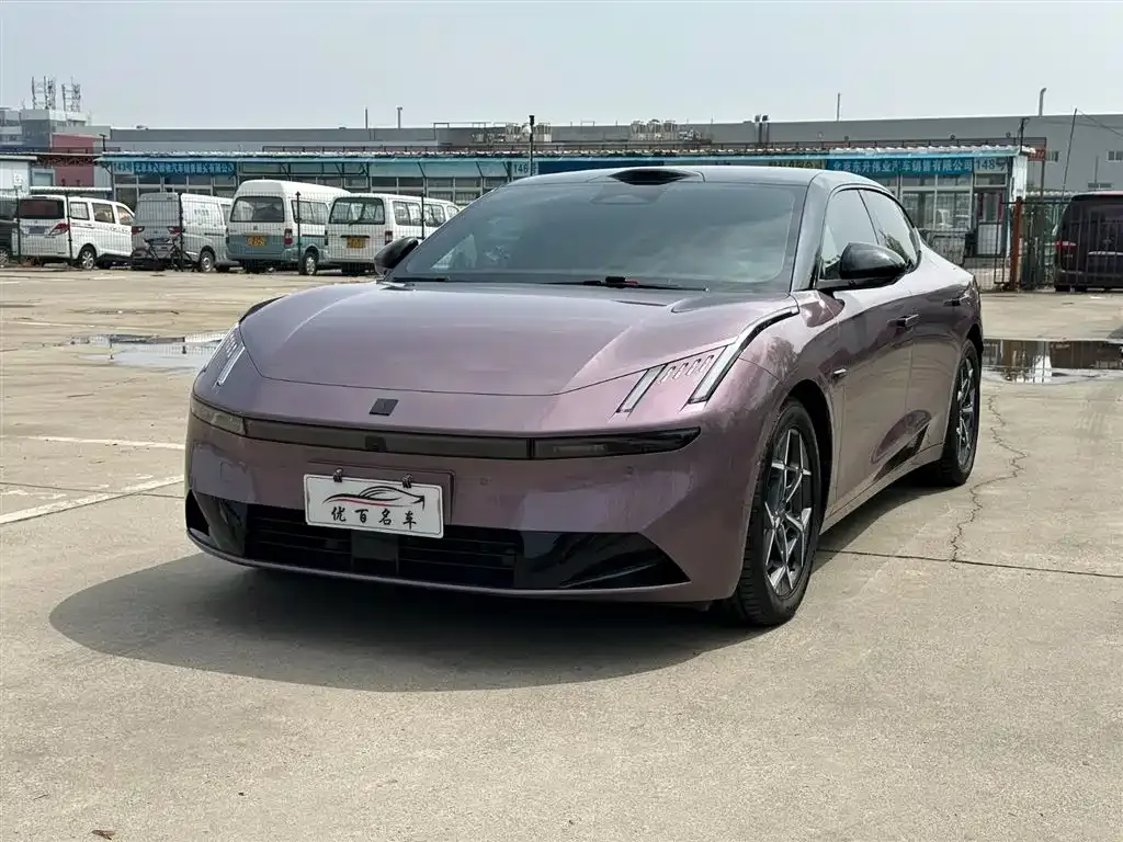 Lynk & Co 10 EM-P