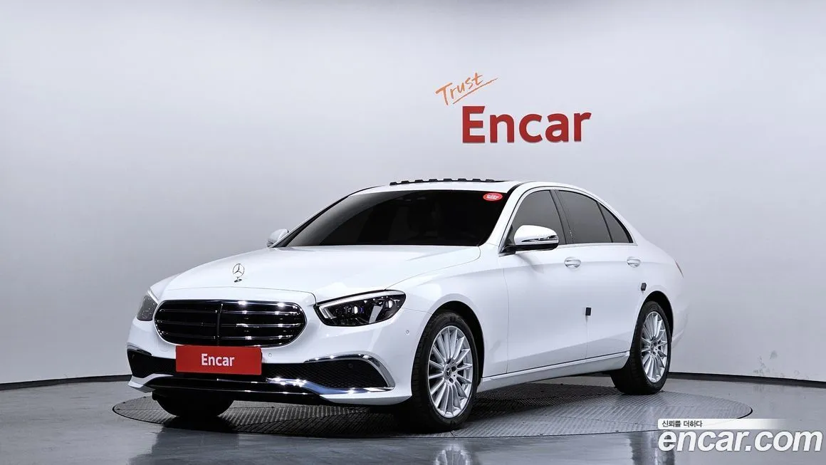 Mercedes-Benz E-Class — фото 1
