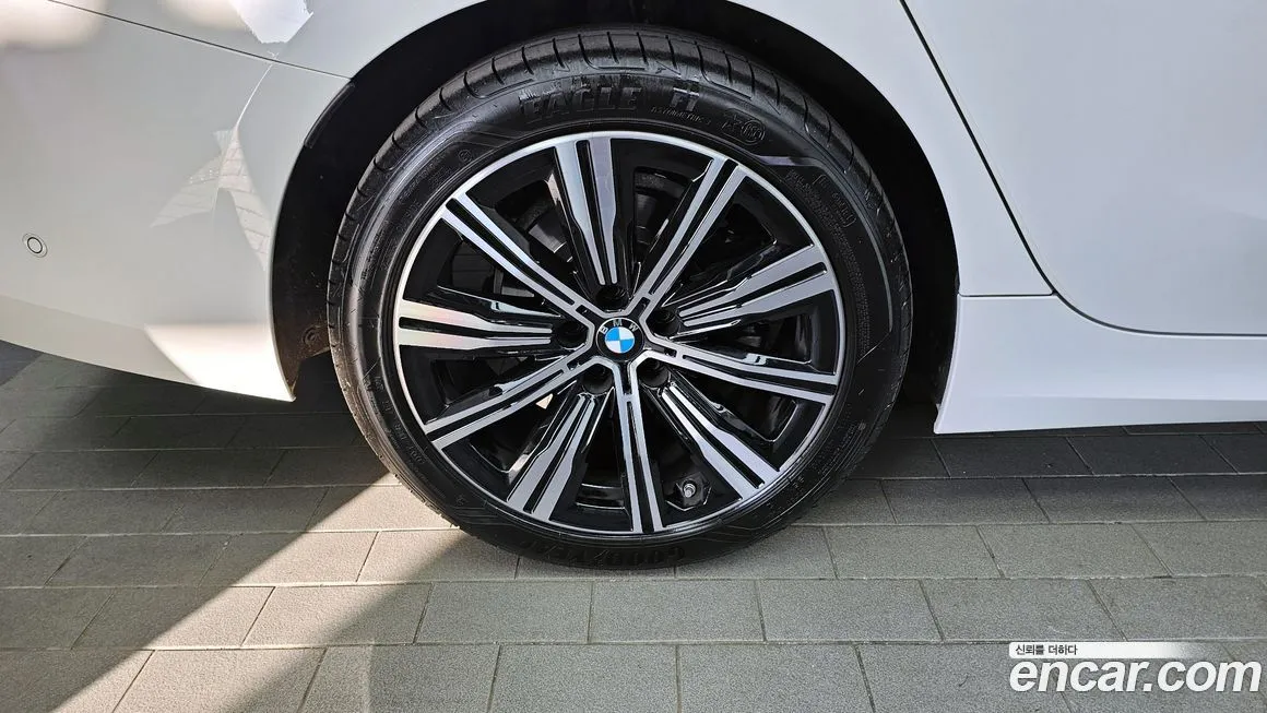 BMW 3-Series 2025 из KR, фото 8