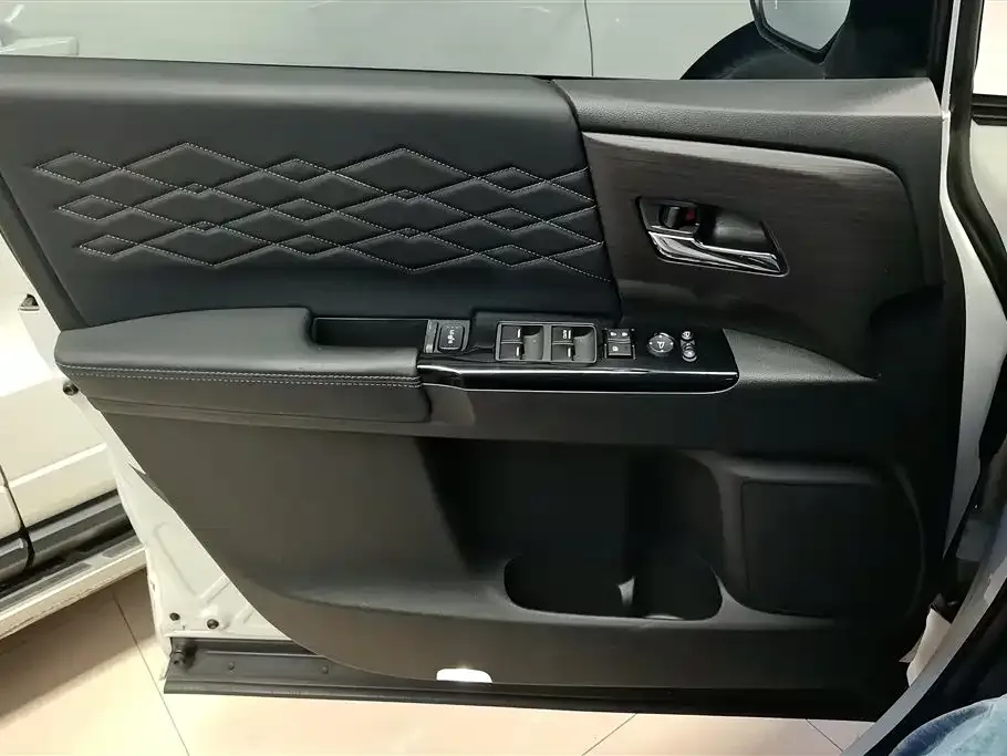Honda Elysion 2022 из CN, фото 2