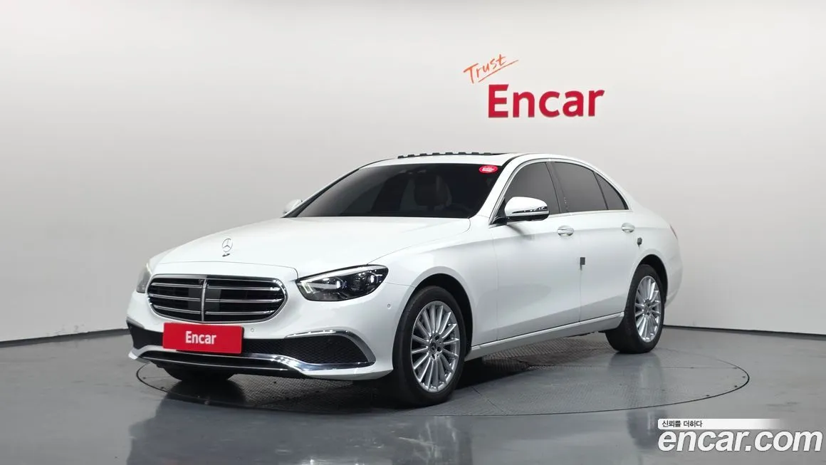Mercedes-Benz E-Class — фото 1