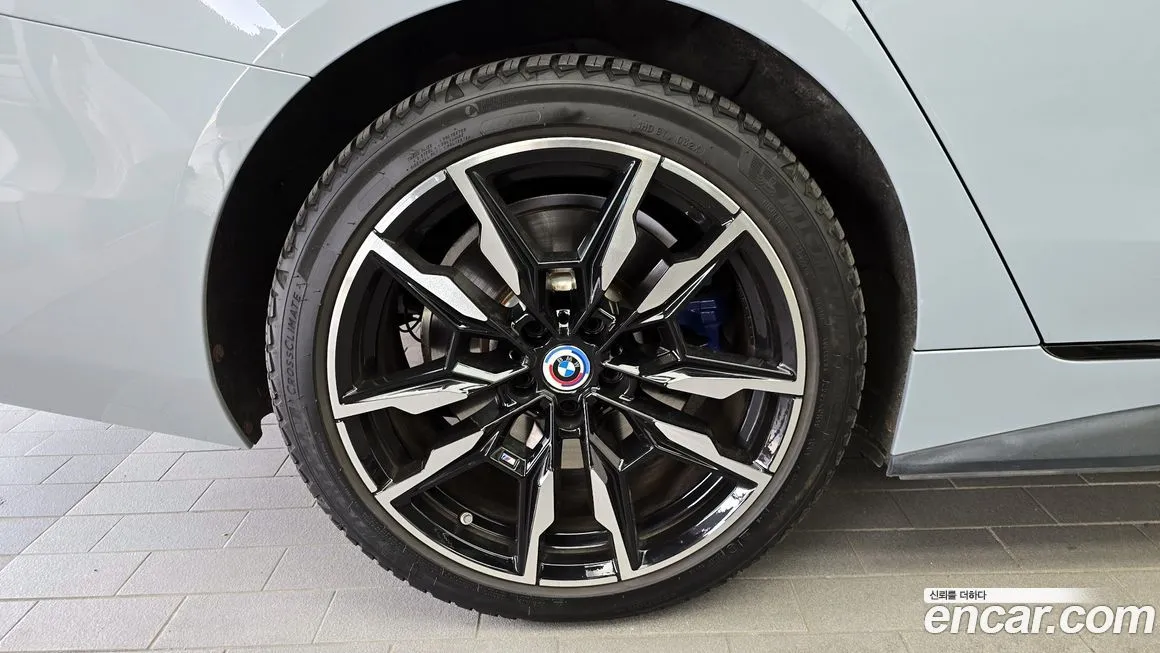 BMW i4 2023 из KR, фото 5