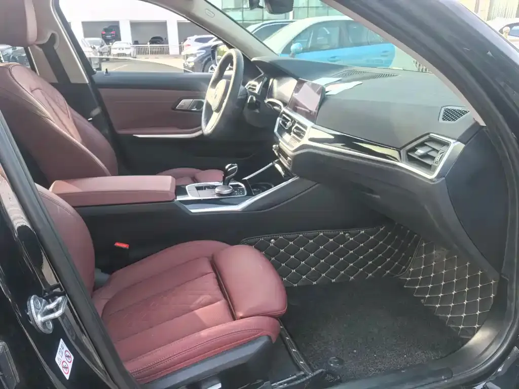 BMW 3 Series 2022 из CN, фото 3