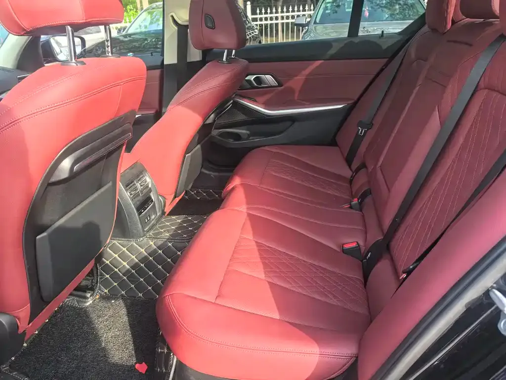 BMW 3 Series 2022 из CN, фото 4