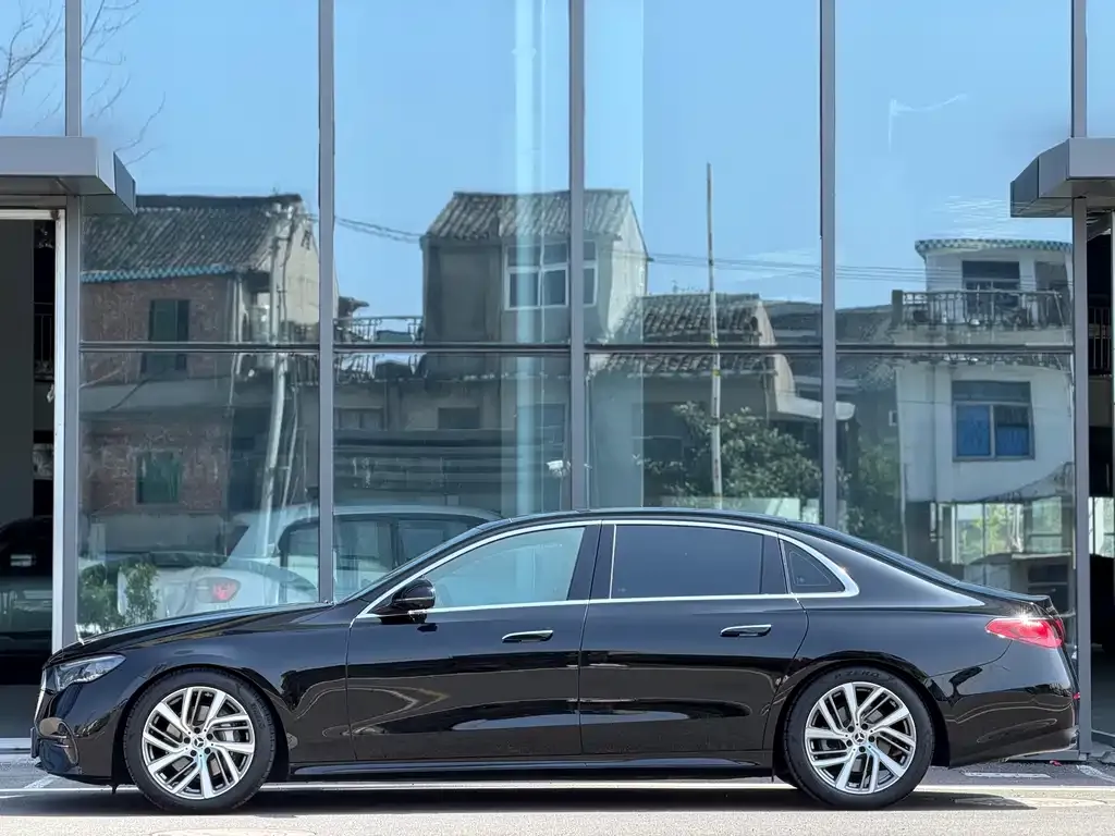 Mercedes-Benz E-Class 2024 из CN, фото 2