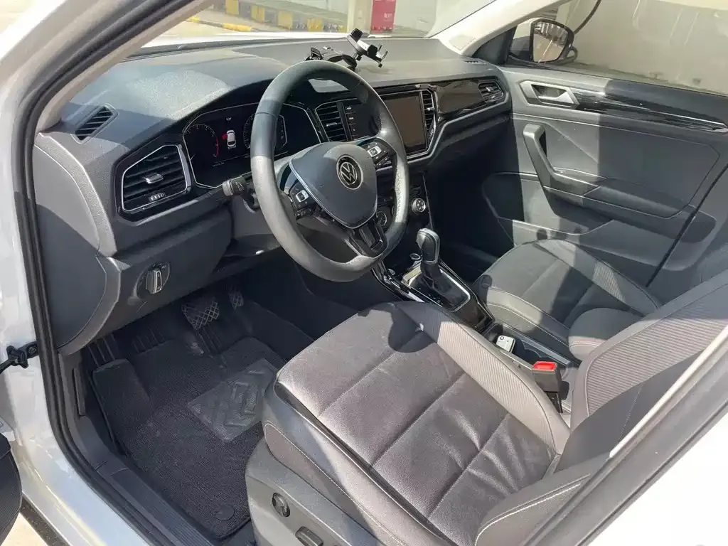 Volkswagen T-Roc 2023 из CN, фото 8