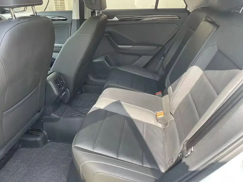 Volkswagen T-Roc 2023 из CN, фото 9