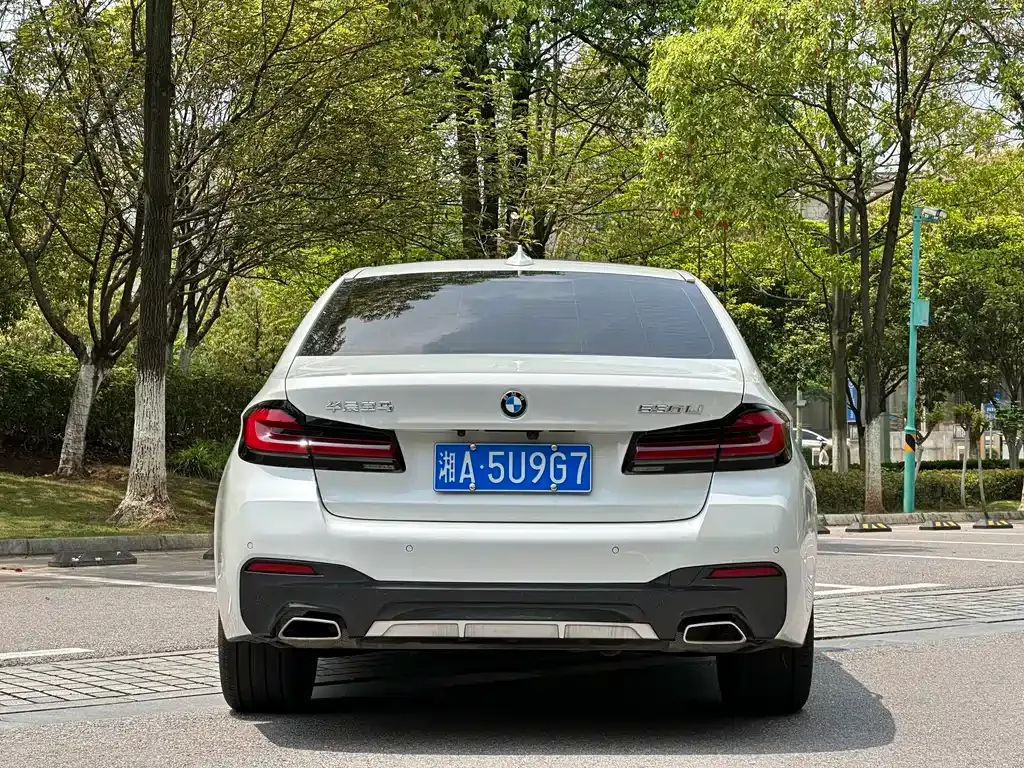 BMW 5 Series — фото 5