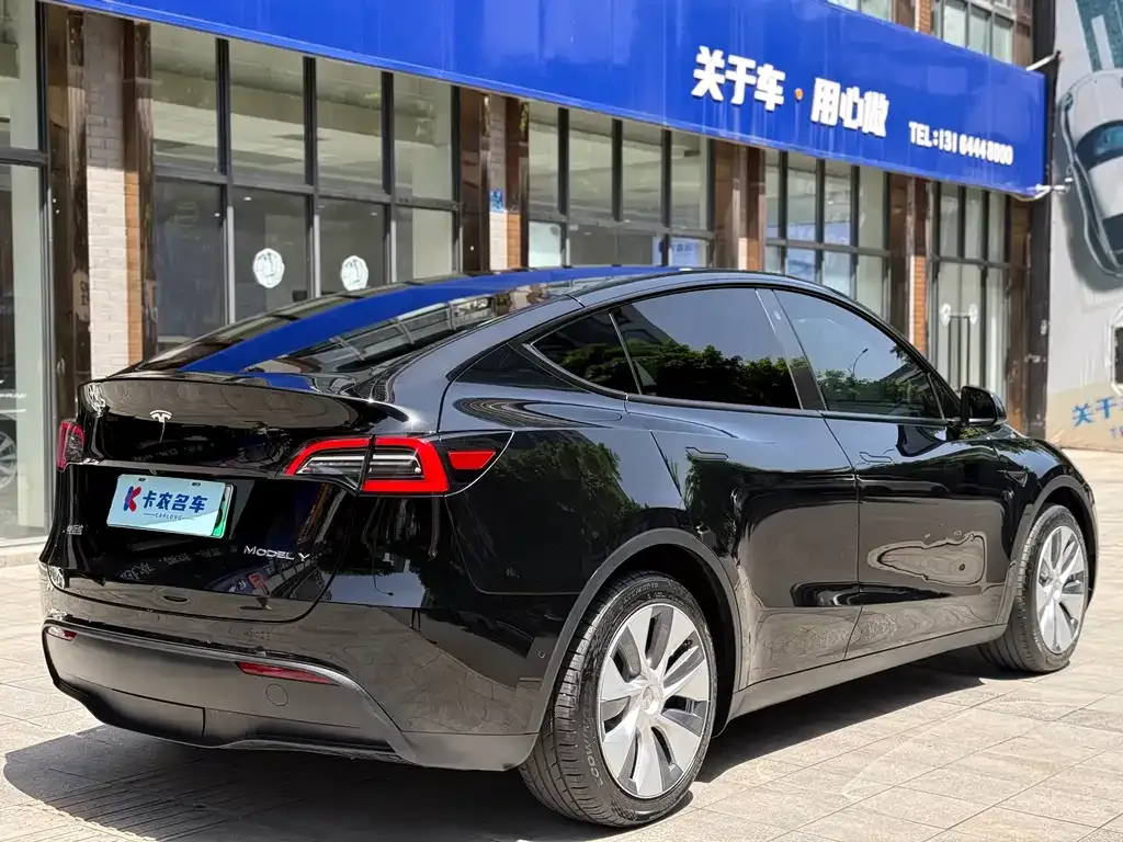 Tesla Model Y 2023 из CN, фото 10