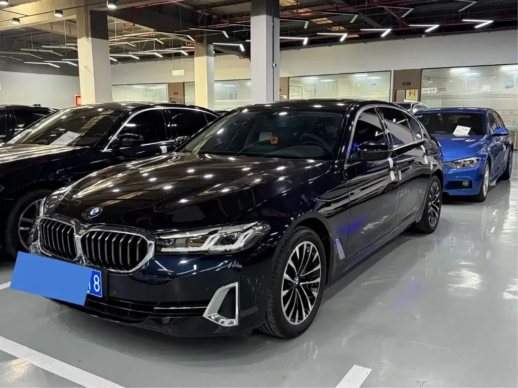BMW 5 Series — фото 1