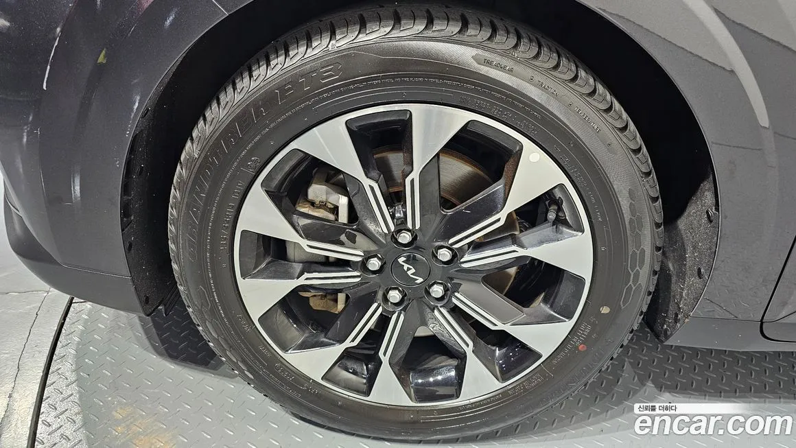 Kia Carnival — фото 10