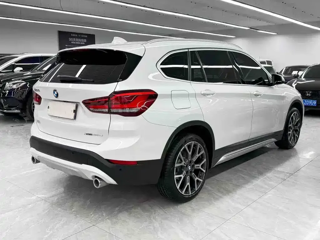 BMW X1 — фото 9