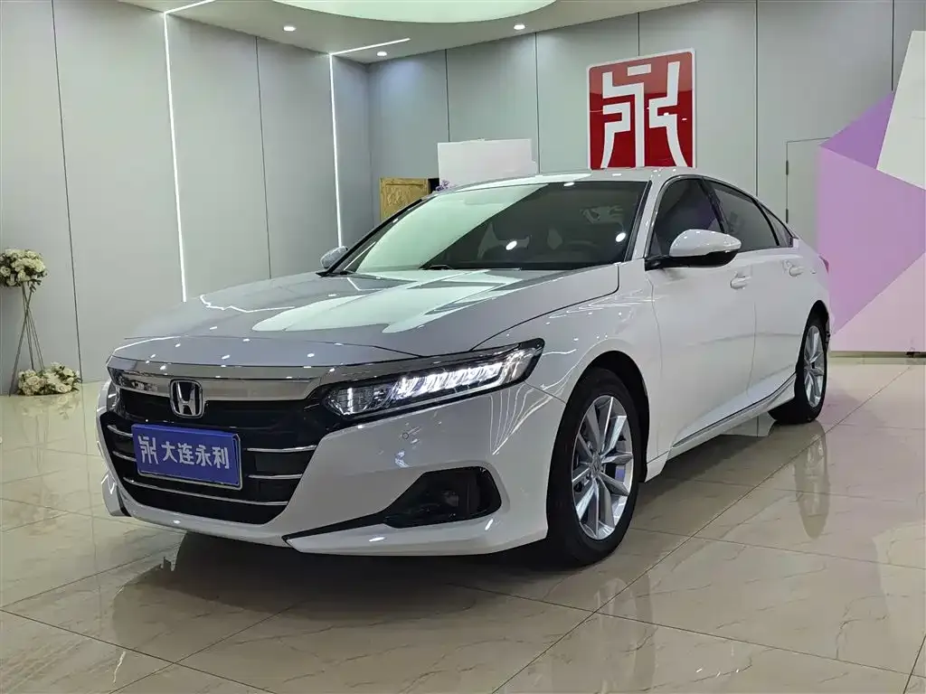 Honda Accord — фото 1