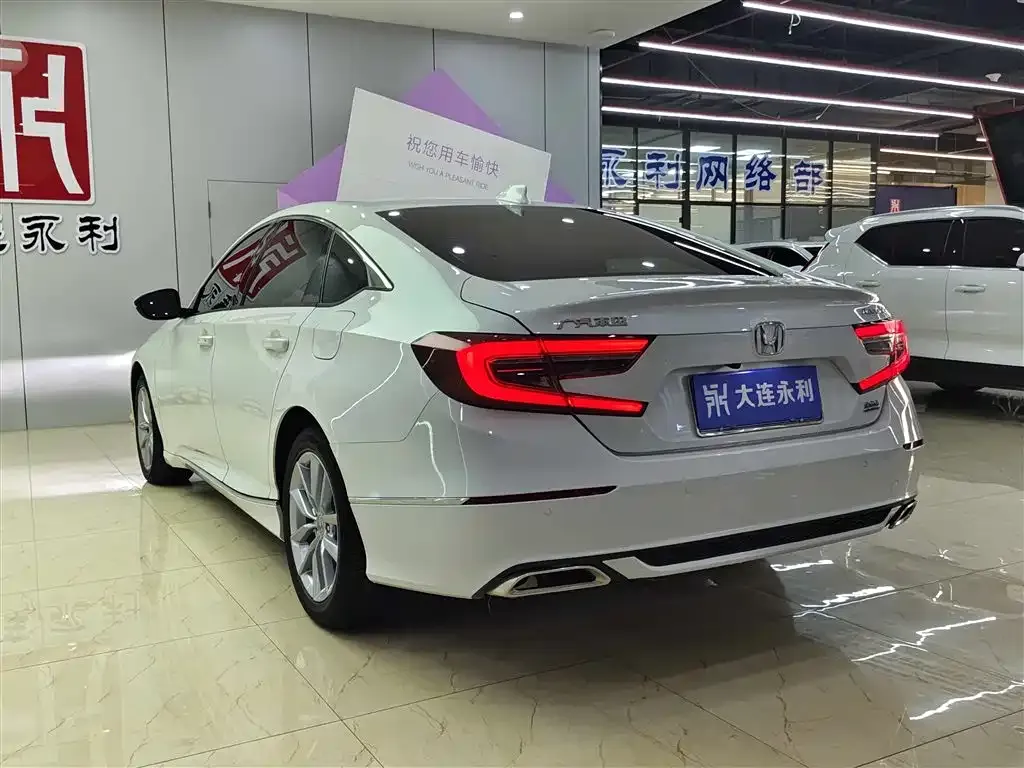 Honda Accord — фото 10
