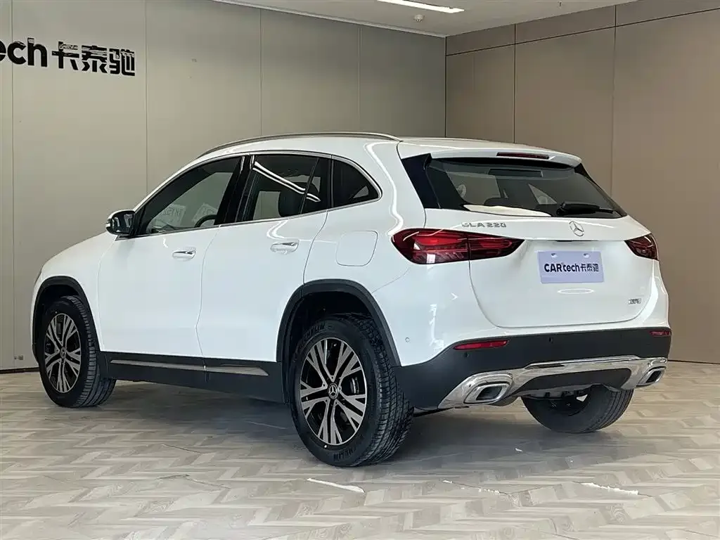 Mercedes-Benz GLA — фото 7