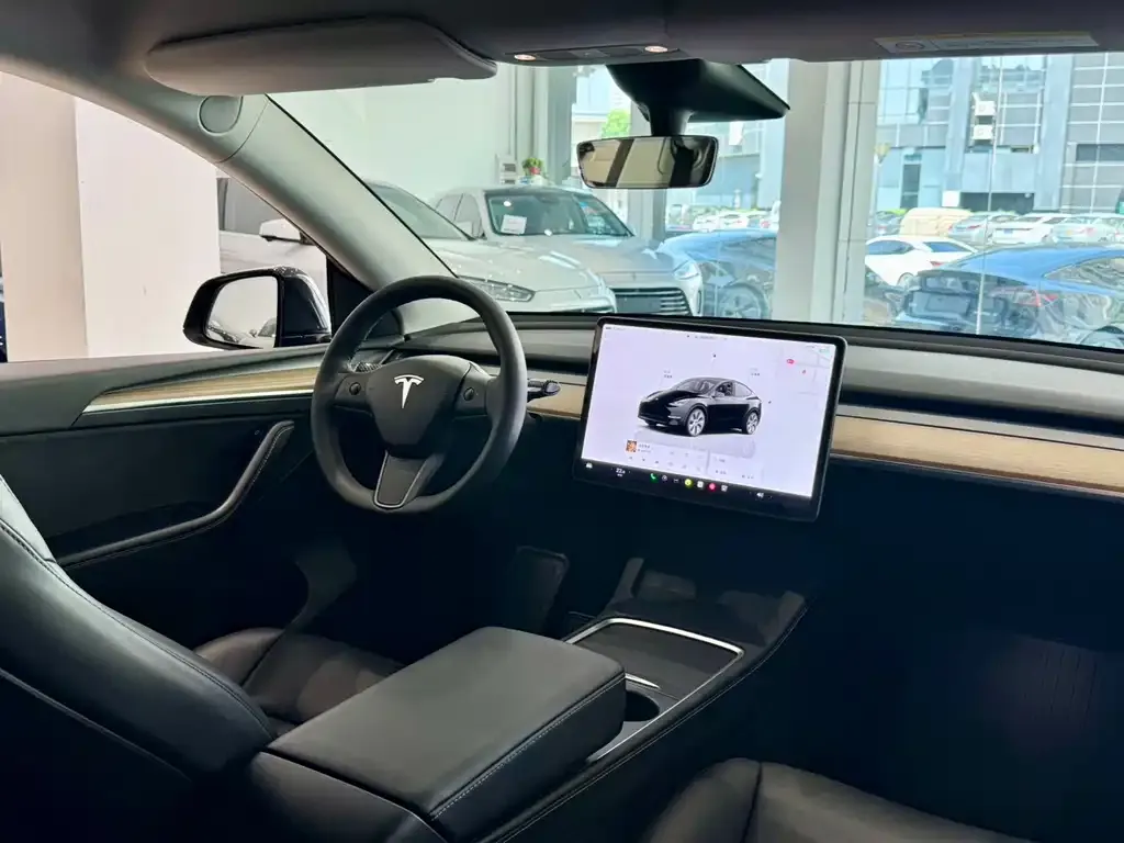 Tesla Model Y 2023 из CN, фото 7