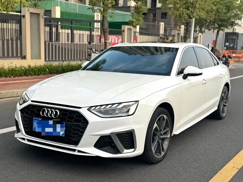 Audi A4L 2022 из CN, фото 1