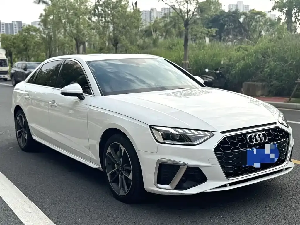 Audi A4L 2022 из CN, фото 9