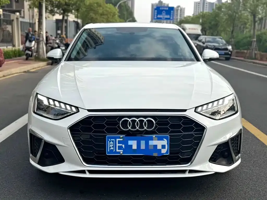 Audi A4L 2022 из CN, фото 3