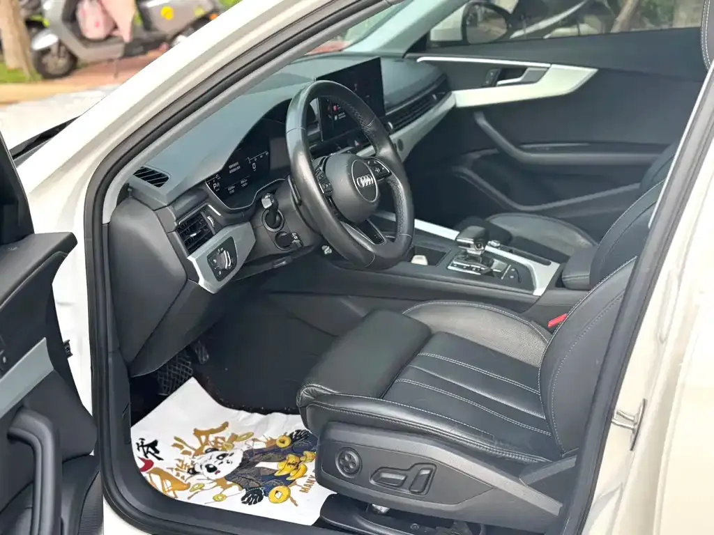 Audi A4L 2022 из CN, фото 7