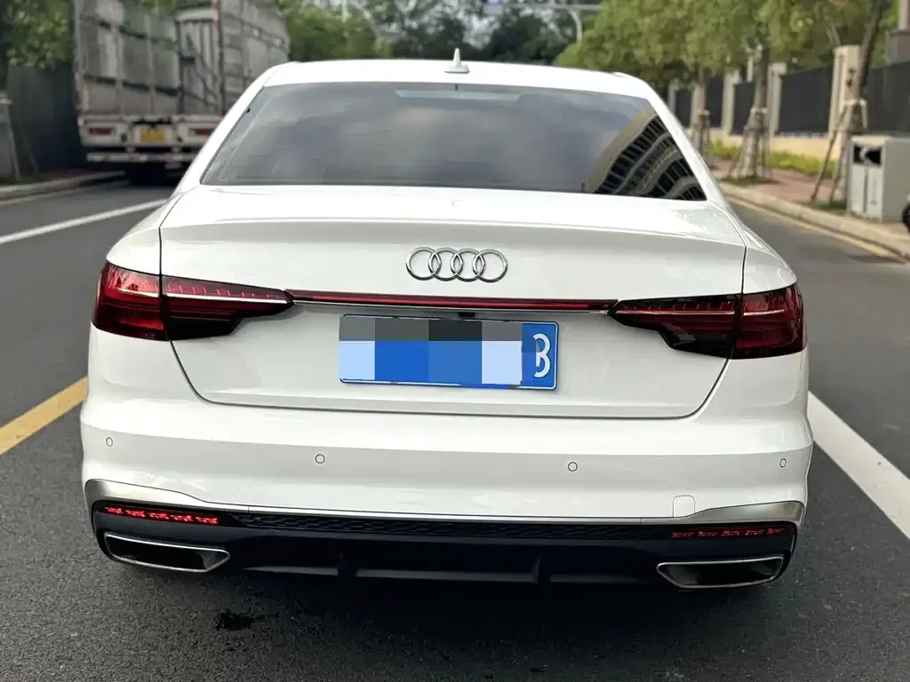 Audi A4L 2022 из CN, фото 8