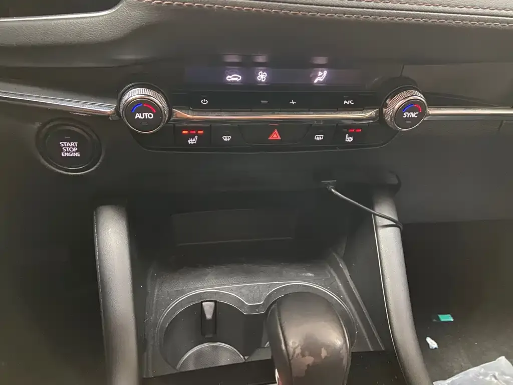Mazda 3 Axela 2021 из CN, фото 4