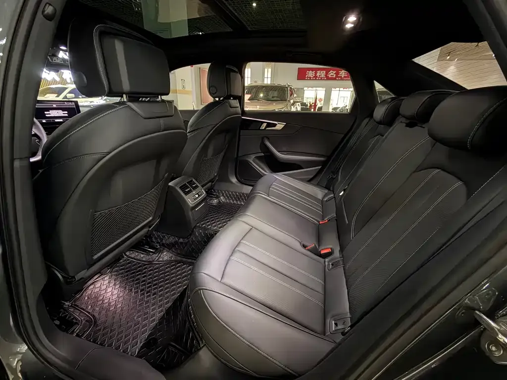 Audi A4L 2024 из CN, фото 8