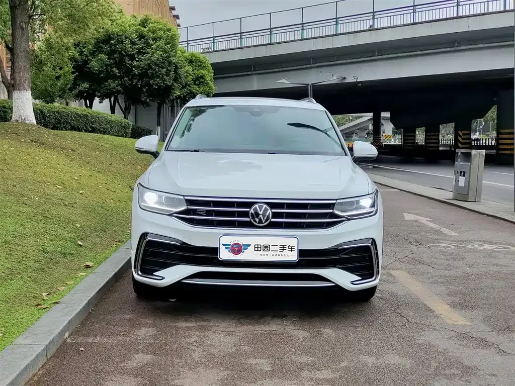 Volkswagen Tiguan L — фото 4