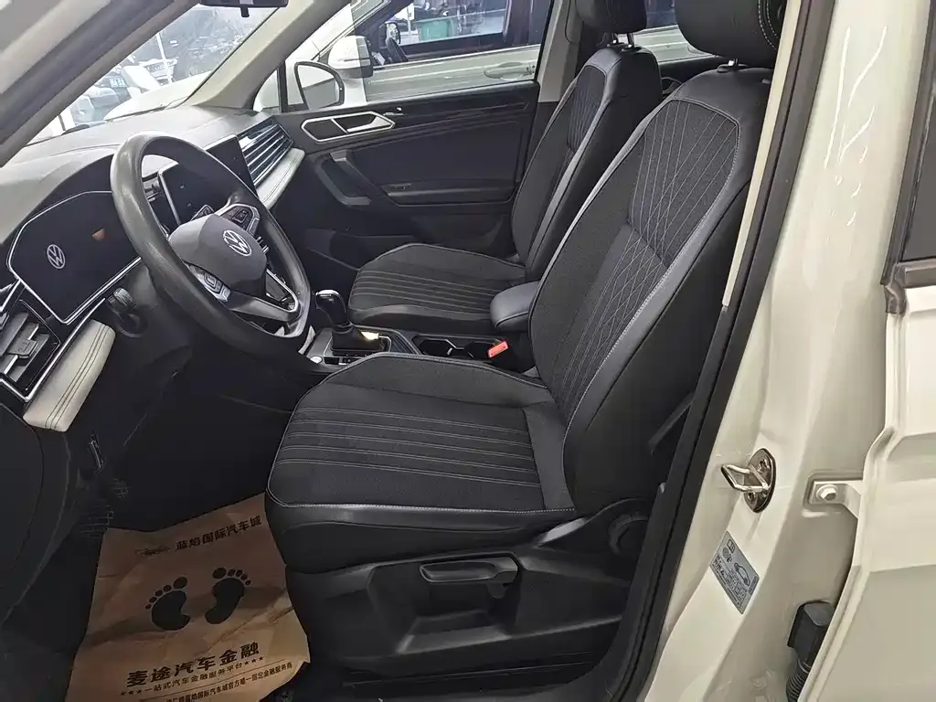 Volkswagen Tiguan L 2022 из CN, фото 4