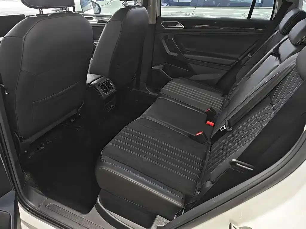 Volkswagen Tiguan L 2022 из CN, фото 8