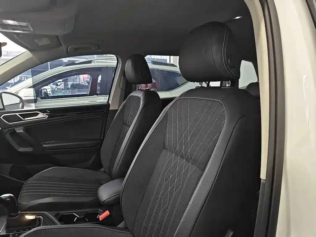 Volkswagen Tiguan L 2022 из CN, фото 3
