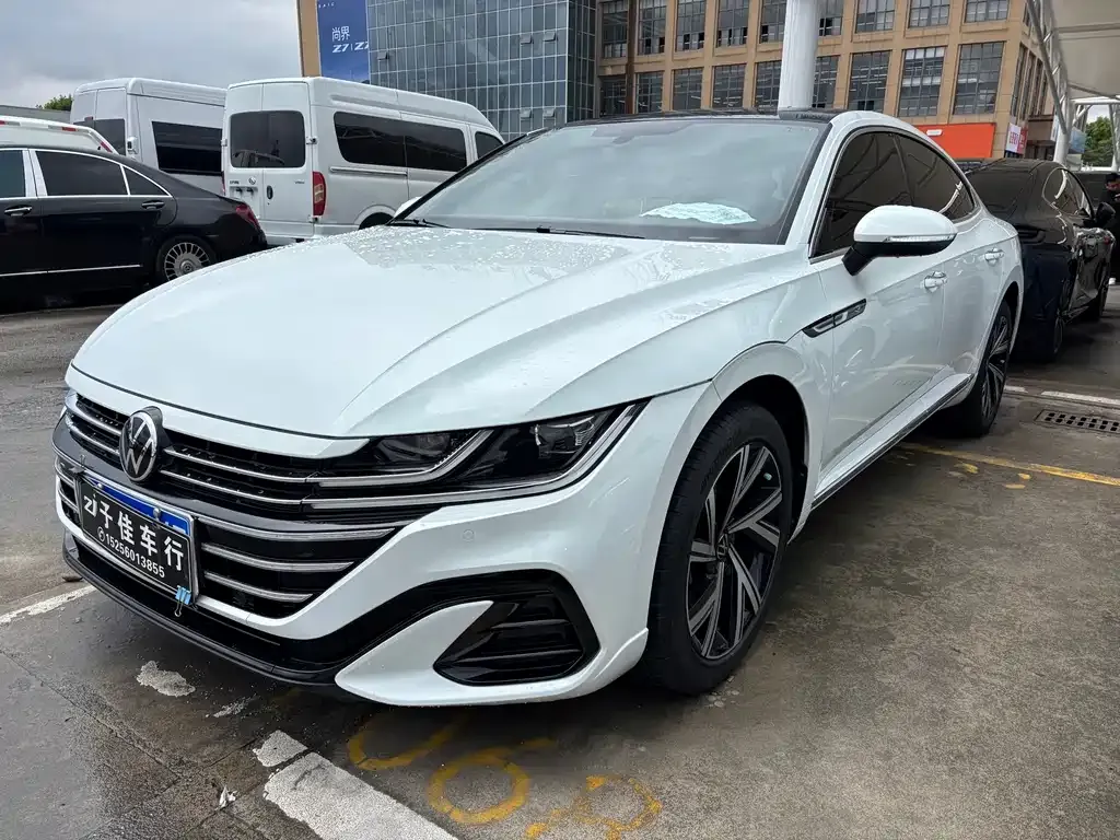 Volkswagen CC 2024 из CN, фото 1