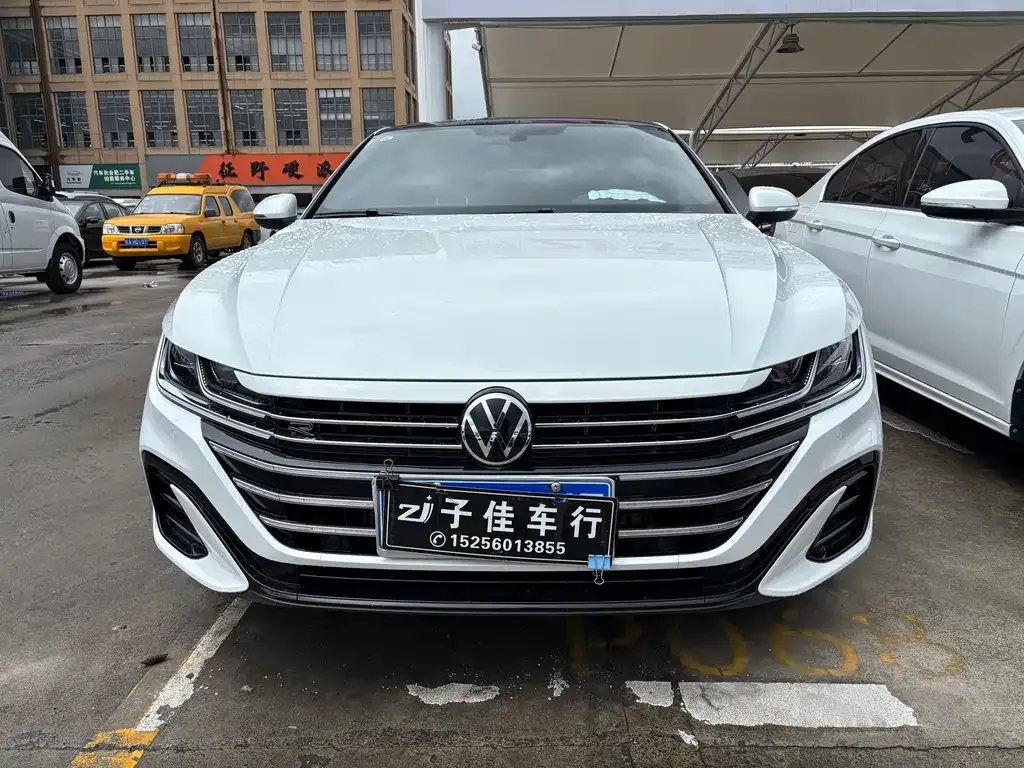 Volkswagen CC 2024 из CN, фото 10
