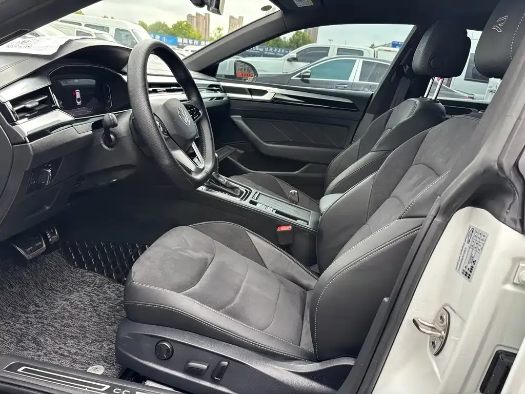 Volkswagen CC 2024 из CN, фото 6