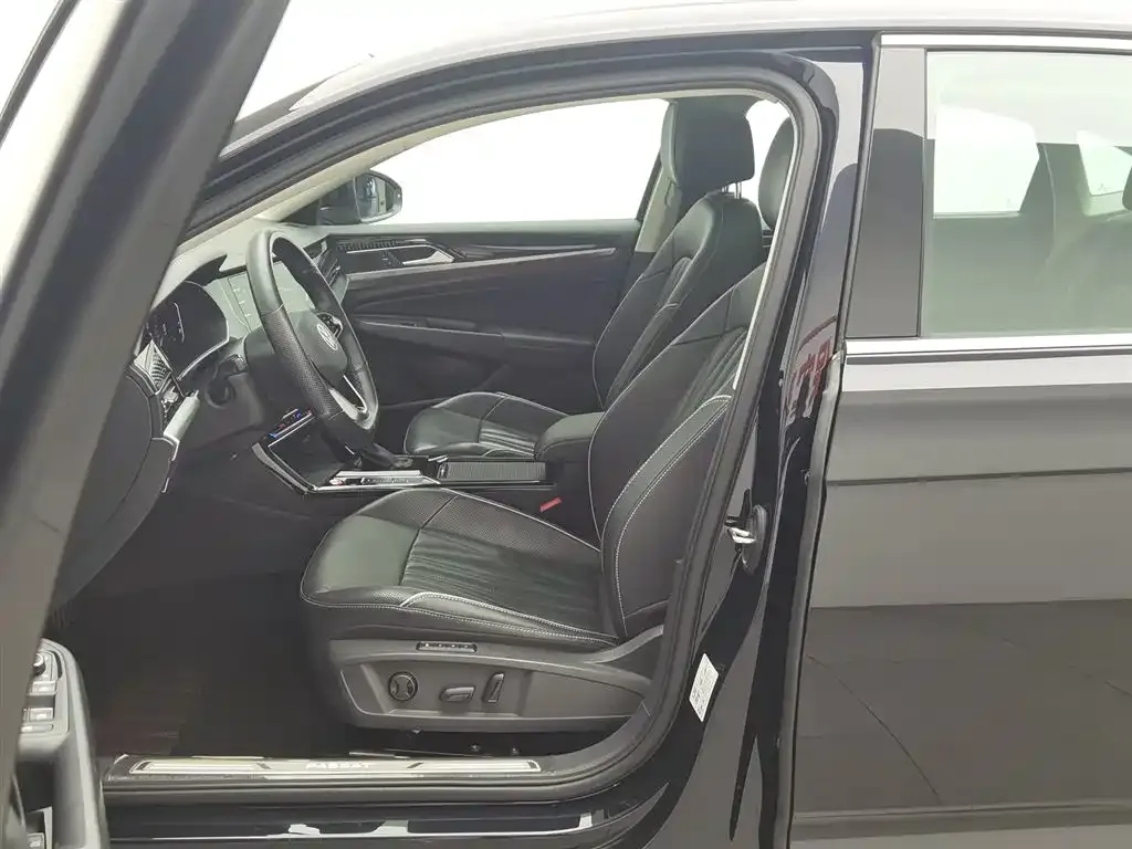 Volkswagen Passat 2022 из CN, фото 9