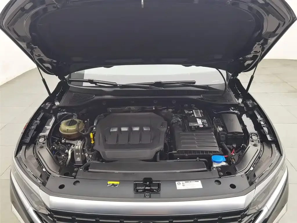 Volkswagen Passat 2022 из CN, фото 3