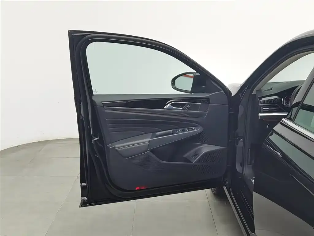 Volkswagen Passat 2022 из CN, фото 5