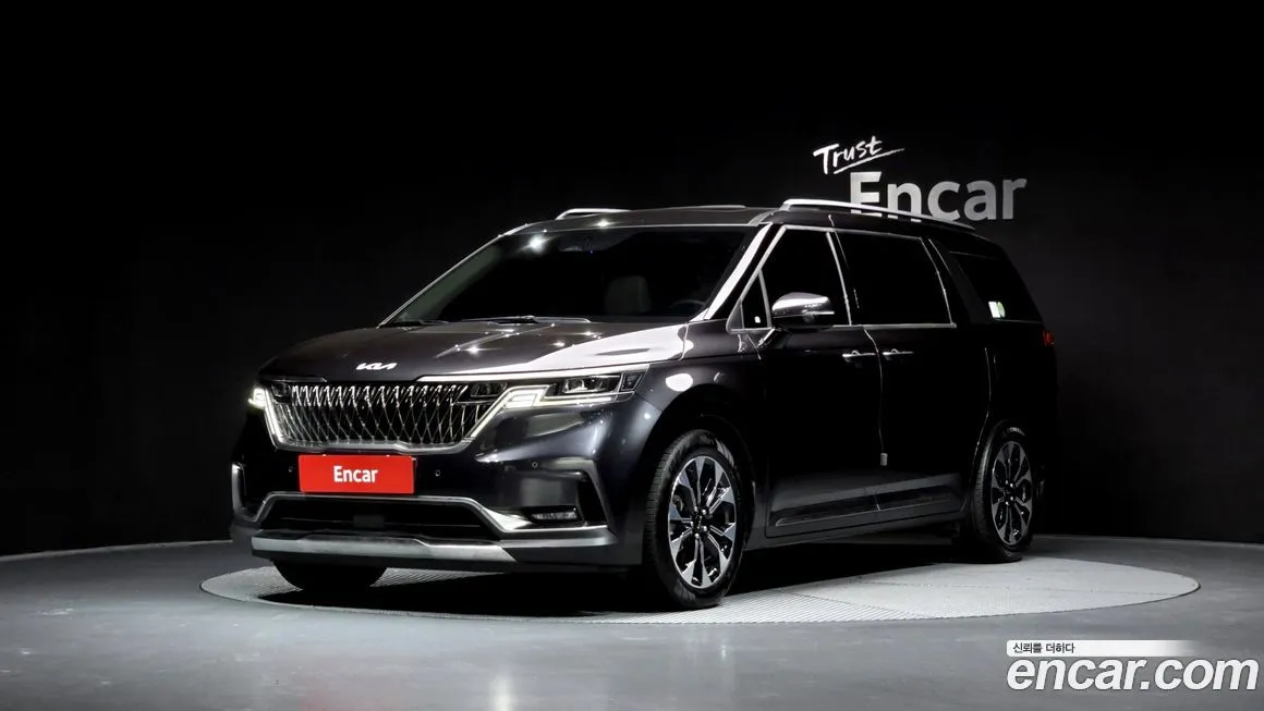 Kia Carnival — фото 1